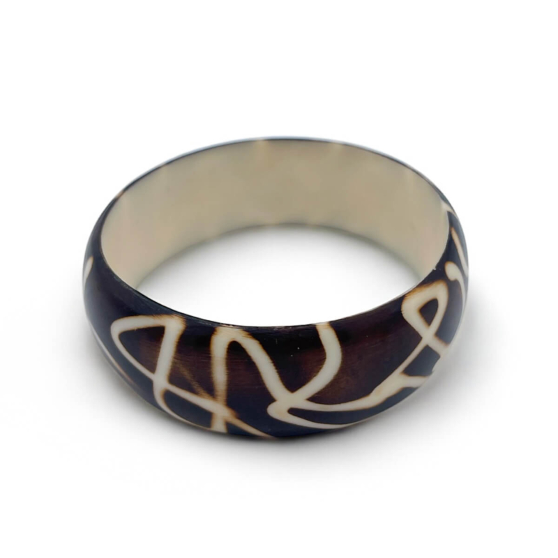 Dark Resin Bangle with Wavy Line Inlay - Abstract Bohemian Bracelet